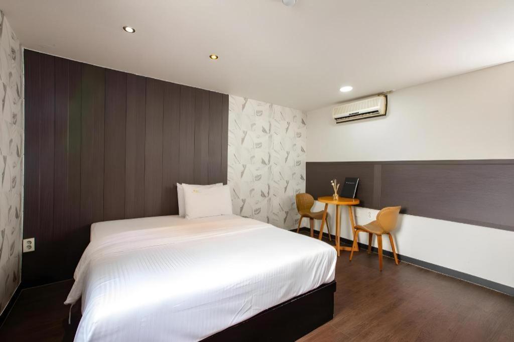 M7 Business Hotel Chilgok Eksteriør billede