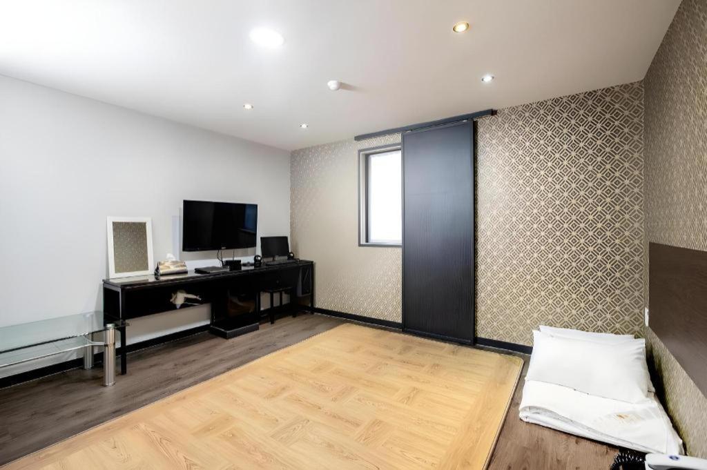 M7 Business Hotel Chilgok Eksteriør billede