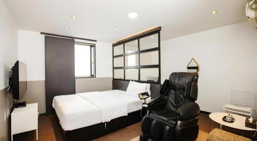 M7 Business Hotel Chilgok Eksteriør billede