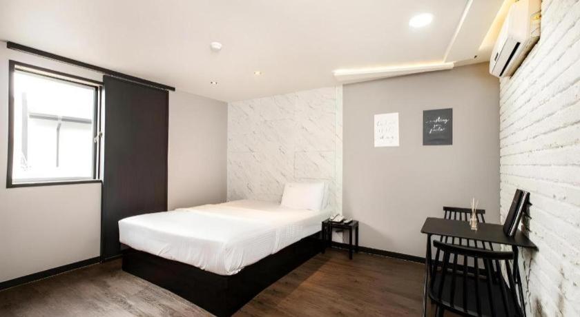 M7 Business Hotel Chilgok Eksteriør billede